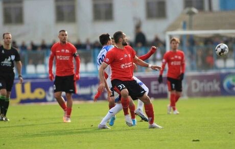 نبرد پرتماشاگرها را تراکتور از ملوان برد