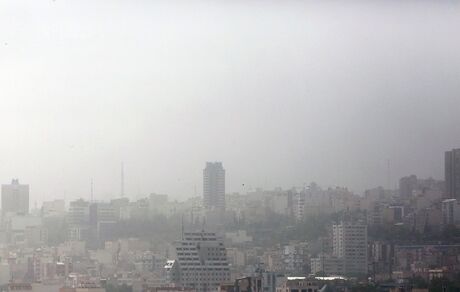 آلودگی هوا، پیش دبستانی ها و مدارس ابتدایی تهران را تعطیل کرد