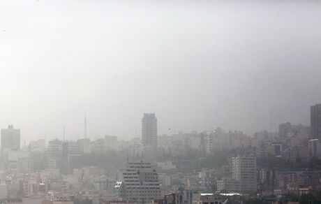 آلودگی هوا، پیش دبستانی ها و مدارس ابتدایی تهران را تعطیل کرد