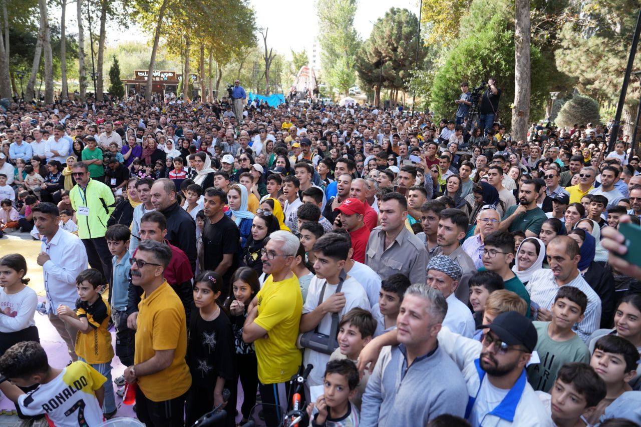 همایش بزرگ پیاده روی خانوادگی شهرستان مهاباد