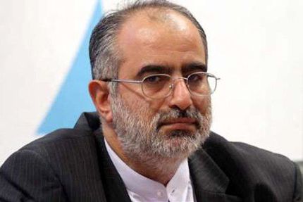 آشنا: داستان‌سرایی را رها کنید