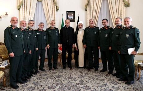 دیدار جمعی از فرماندهان ارشد سپاه پاسداران انقلاب اسلامی با رئیس جمهور منتخب