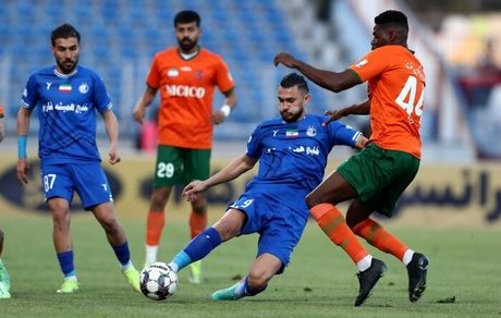 استقلال باز هم متوقف شد