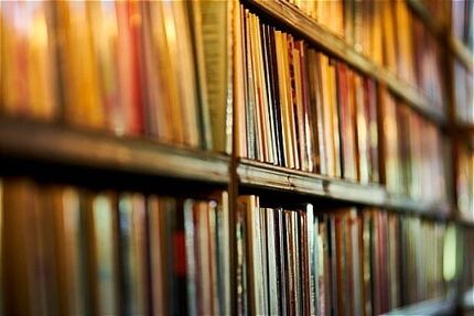 بیشتر تولیدات علمی در کتابخانه‌ها خاک می‌خورند