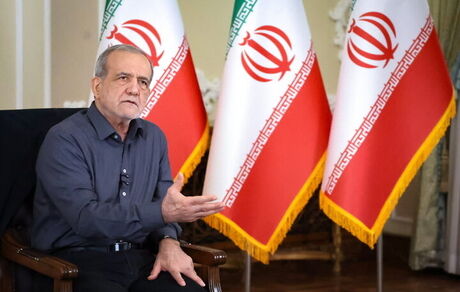 رئیس جمهور: نوکر مردم هستیم / ما از آقای قالیباف خواهش کردیم تا رئیس تیم مذاکرات باشد