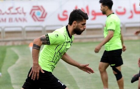 میلاد سرلک با پرسپولیس تمدید کرد