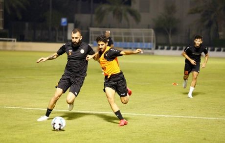 چشمی با ام صلال‌ تمرین کرد