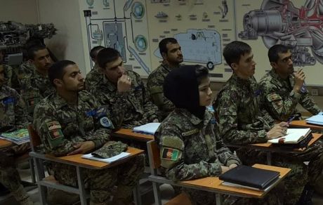 آمریکا صدها خلبان افغان را از تاجیکستان خارج کرد