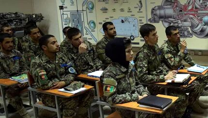آمریکا صدها خلبان افغان را از تاجیکستان خارج کرد