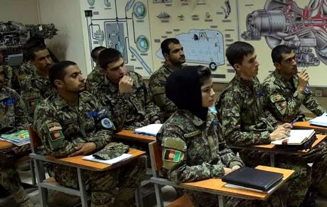 آمریکا صدها خلبان افغان را از تاجیکستان خارج کرد
