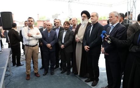 بازدید رئیس جمهور از نمایشگاه نمایشگاه دستاوردها و توانمندی‌های قرارگاه اجتماعی استان البرز