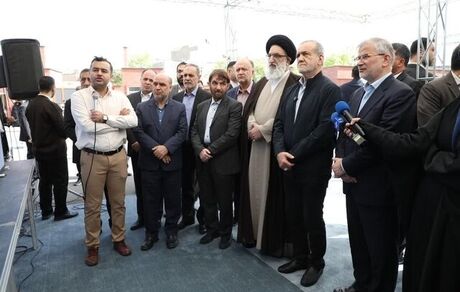 بازدید رئیس جمهور از نمایشگاه نمایشگاه دستاوردها و توانمندی‌های قرارگاه اجتماعی استان البرز