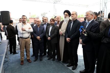 بازدید رئیس جمهور از نمایشگاه نمایشگاه دستاوردها و توانمندی‌های قرارگاه اجتماعی استان البرز