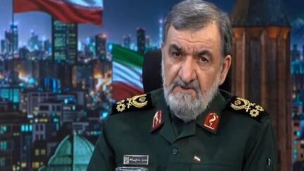 محسن رضایی: پایان جنگ نیز در دست ماست
