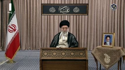 سیاست خارجه در مسئولین عالی رتبه کشور تعیین می‌شود / حرف های اخیر برخی مسوولان مایه تاسف بود / برخی بخاطر منافع خود کارخانه‌ها را به تعطیلی کشاندند /  نباید مردم را از انتخابات دلسرد کرد
