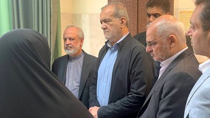عیادت رییس جمهور از مجروحان حمله تروریستی و انفجار پیجرها در لبنان