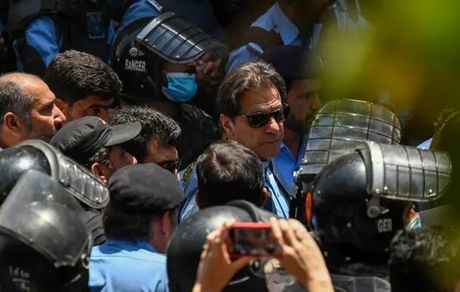 عمران خان با وثیقه آزاد شد