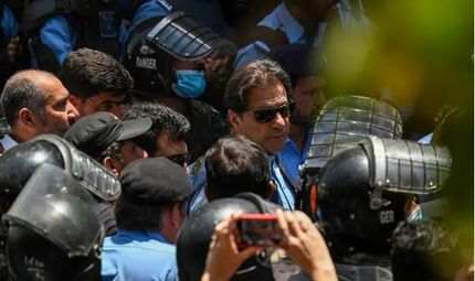 عمران خان با وثیقه آزاد شد