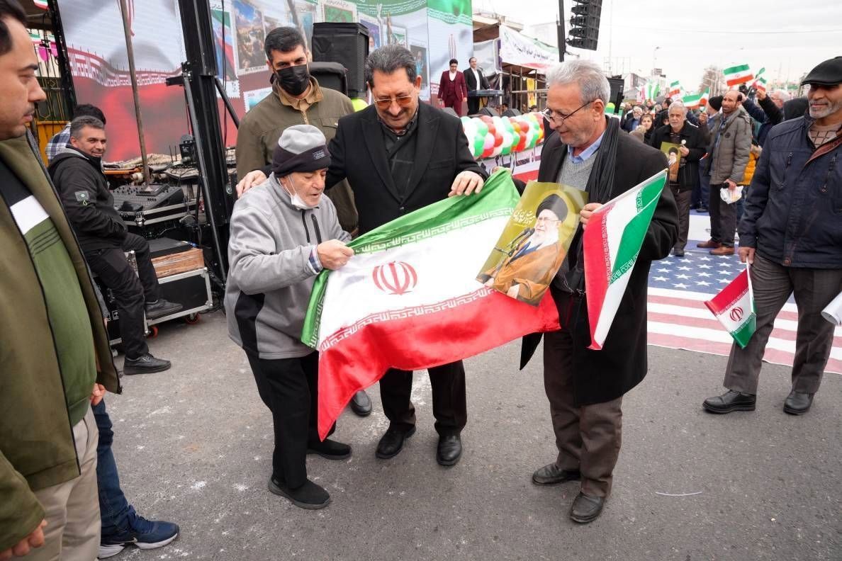 حضور آحاد مردم در راهپیمایی ۲۲ بهمن | تصاویر