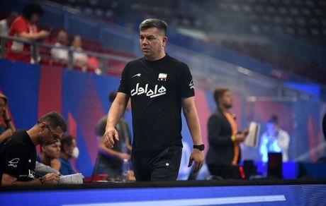 جزیده تیم والیبال ب را در کشورهای اسلامی هدایت می‌کند