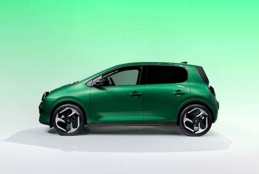 رنو از نسل جدید خودروی هاچ بک خود رونمایی کرد