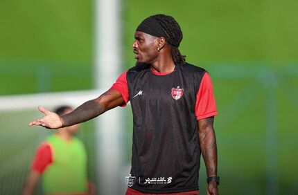 بازیکن جدید پرسپولیس را فیفا تا اطلاع ثانوی محروم کرد!