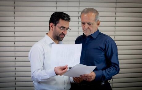 آذری جهرمی: رئیس جمهور قانون تابعیت فرزندان را برای همه مشمولان در هیات دولت اجرا کند