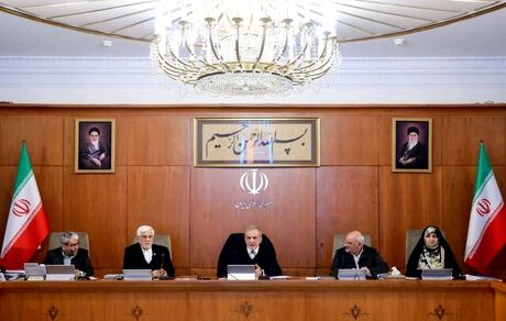 عیدی کارکنان دولت به ۱۰ میلیون تومان افزایش یافت