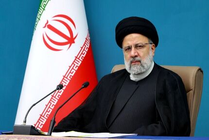 رییس جمهور برای شرکت در اجلاسیه جامعه مدرسین حوزه علمیه قم وارد این شهر شد
