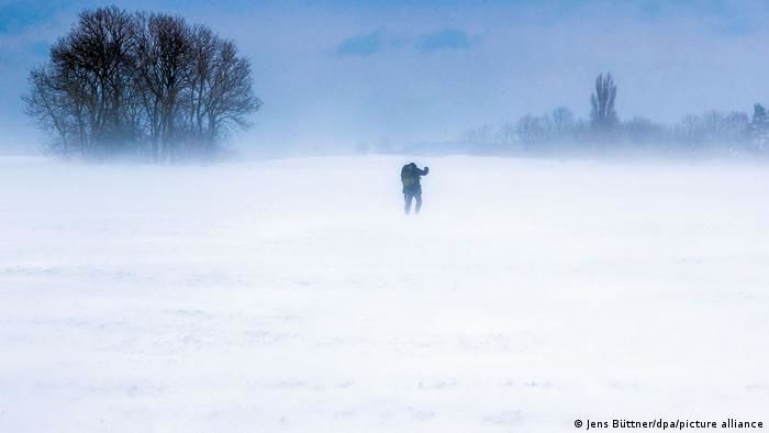 اختلال در سیستم حمل‌ونقل آلمان در پی بارش سنگین برف