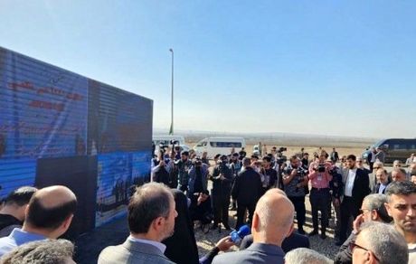 طرح تکمیل آبرسانی به شهرستان گرمسار و نیروگاه تجدیدپذیر خورشیدی سمنان افتتاح شد