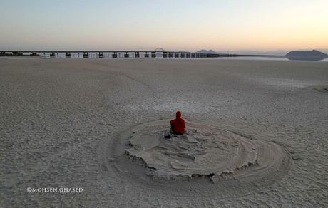 نماینده مجلس: در بودجه ۱۴۰۵، ردیفی برای احیای دریاچه ارومیه دیده نشده است + واکنش قالیباف
