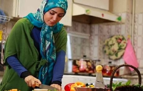 زنان بابت این کار می‌توانند از شوهرشان مزد بگیرند