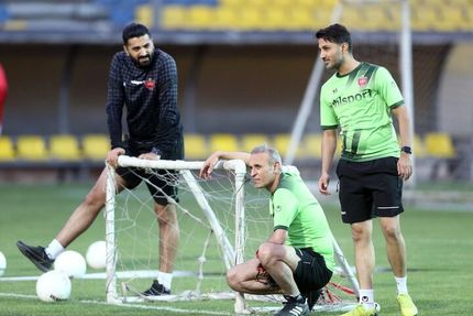 بحران جدید در پرسپولیس: دستیاران گل‌محمدی تمدید نمی‌کنند
