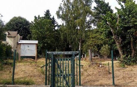 امام خمینی (ره) در نوفل لوشاتو در منزل چه کسی زندگی می‌کردند؟/ نامه امام به اهالی محل و دولت فرانسه