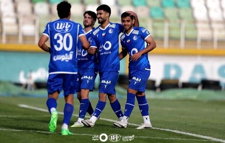 برد استقلال در دیدار دوستانه مقابل پیکان