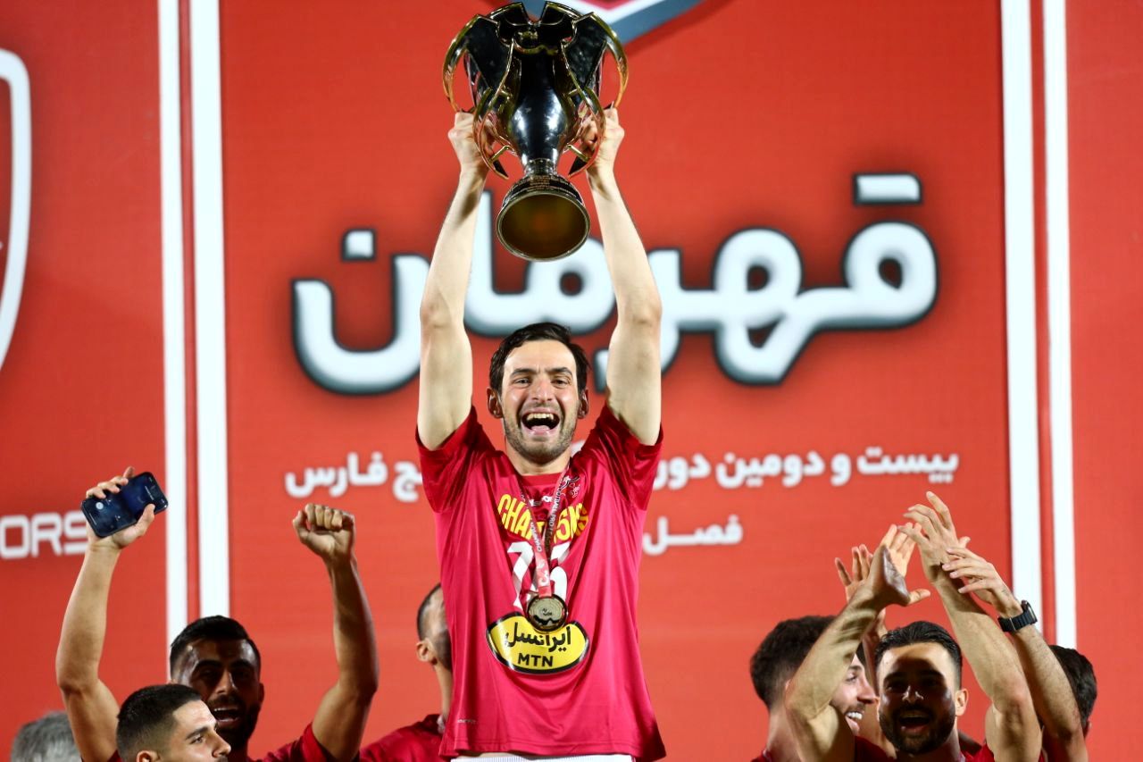 بازی پرسپولیس و نساجی و جشن قهرمانی سرخپوشان