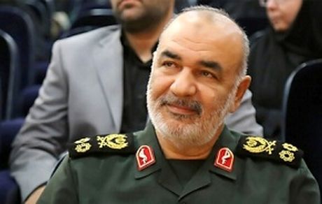 سردار سلامی: پیشتازی پزشکان در میدان مبارزه با کرونا، مفاهیم نوینی از فداکاری خلق کرد