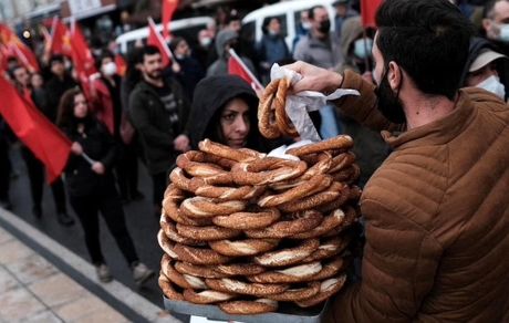 بحران گرانی نان در ترکیه / دستگیری فعالان یوتیوب و روزنامه‌نگاران