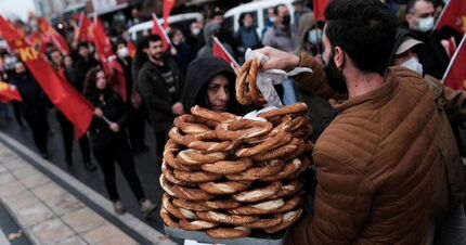 بحران گرانی نان در ترکیه / دستگیری فعالان یوتیوب و روزنامه‌نگاران