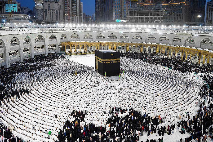 حضور ۱.۵ میلیون نمازگزار در کعبه در یک شب
