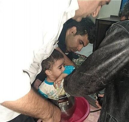 گرفتار شدن کودک در زودپز
