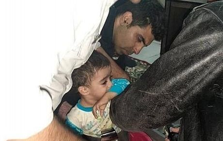 گرفتار شدن کودک در زودپز