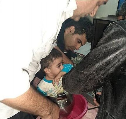 گرفتار شدن کودک در زودپز