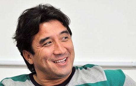 
عزیزی: به چه علت سر مردم را کلاه می‌گذارید؟
