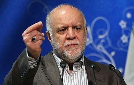 
زنگنه: ارز بیش از ٩۵ درصد پتروشیمی‌ها به کشور بازمی‌گردد/ تنها چند شرکت بازی در می‌آورند
