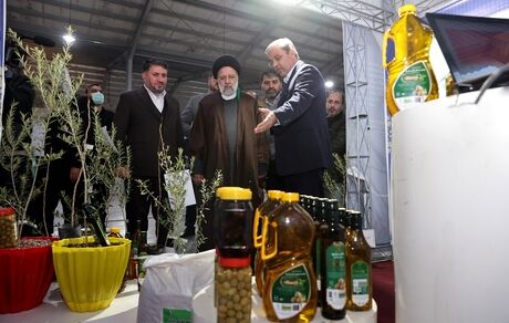 بازدید رئیسی از کارخانه‌های احیا شده و اولین نمایشگاه احیاگران واحدهای اقتصادی در یزد
