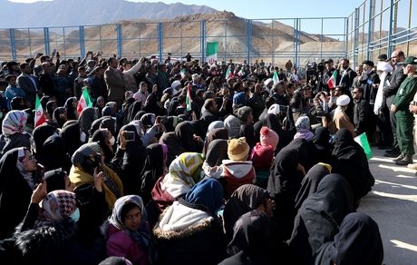 رئیس جمهور با مردم مرزنشین روستای لانو دیدار کرد