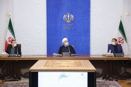 روحانی: اجازه نمی‌دهیم تکانه‌های اقتصادی توسعه کشور را تحت تأثیر قرار دهد