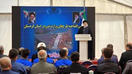 تکمیل زیرساخت‌های مورد نیاز کردستان از اولویت‌های دولت است